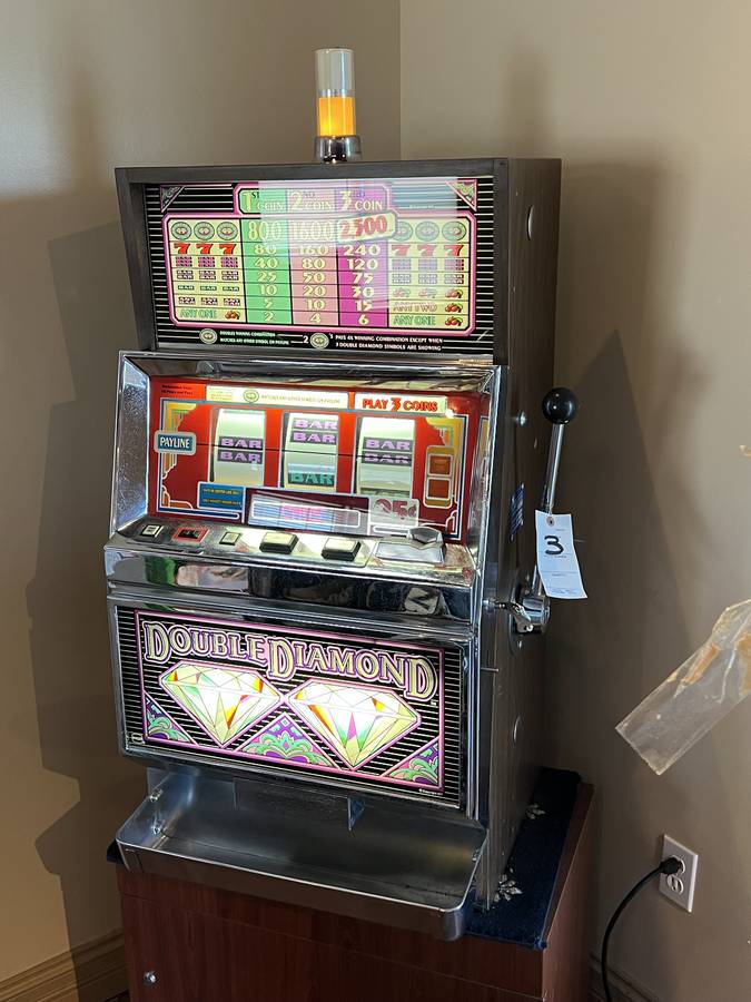 IGT Double Diamond Slot Machine Auction